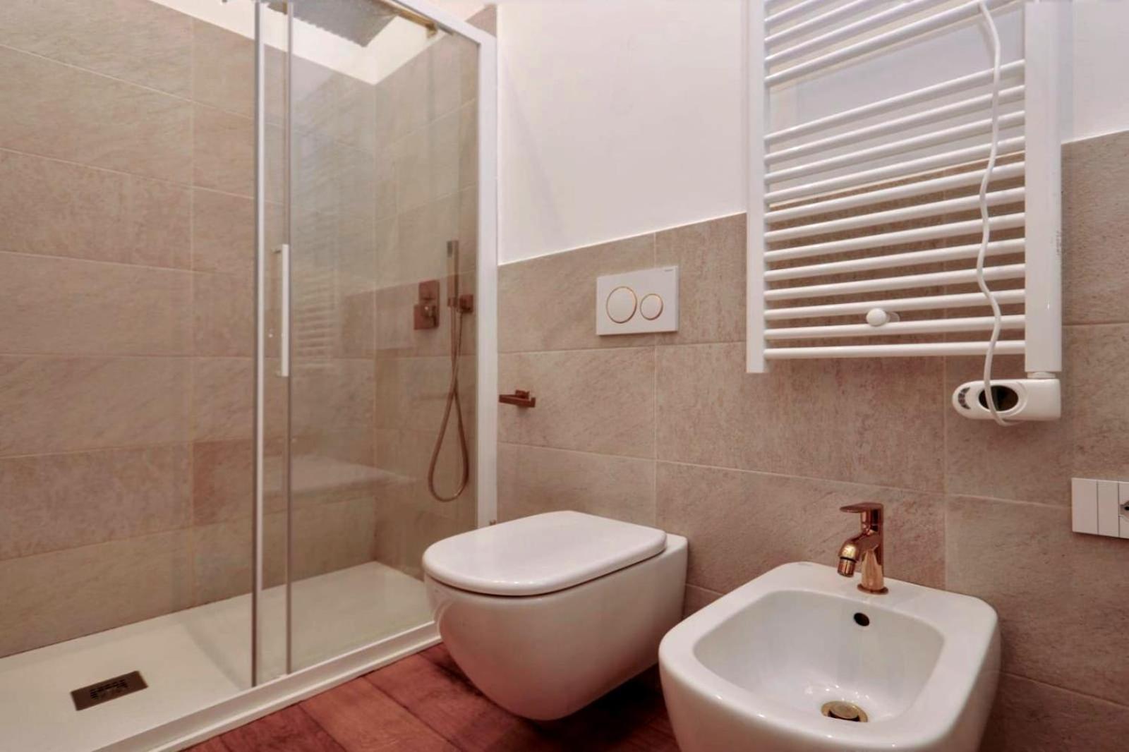 Cozy Apartment Between Sempione, City Life And Mico ! Milan Bagian luar foto